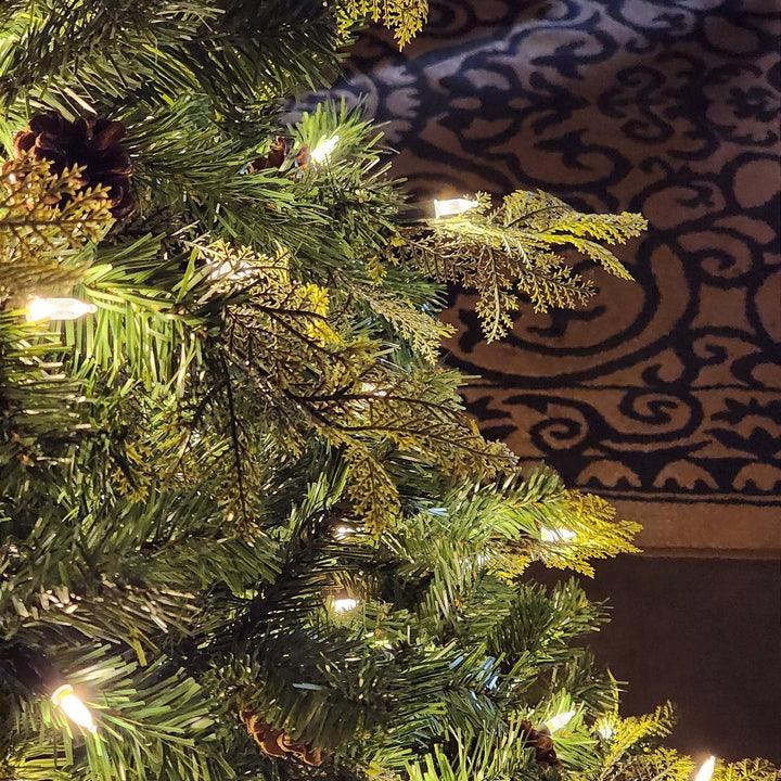 ÁRVORE REALISTA PINHEIRO CONSTELAÇÃO 400 LEDS WARM 1241 GALHOS 2,10CM MODELO CLICK BIVOLT