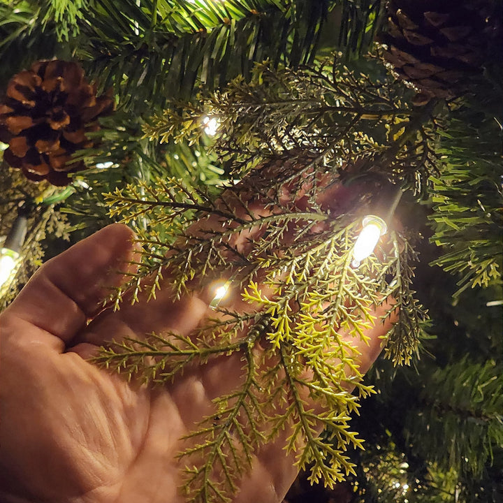 ÁRVORE REALISTA PINHEIRO CONSTELAÇÃO 400 LEDS WARM 1241 GALHOS 2,10CM MODELO CLICK BIVOLT