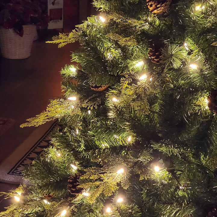 ÁRVORE REALISTA PINHEIRO CONSTELAÇÃO 400 LEDS WARM 1241 GALHOS 2,10CM MODELO CLICK BIVOLT