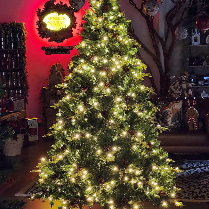 ÁRVORE REALISTA PINHEIRO CONSTELAÇÃO 400 LEDS WARM 1241 GALHOS 2,10CM MODELO CLICK BIVOLT