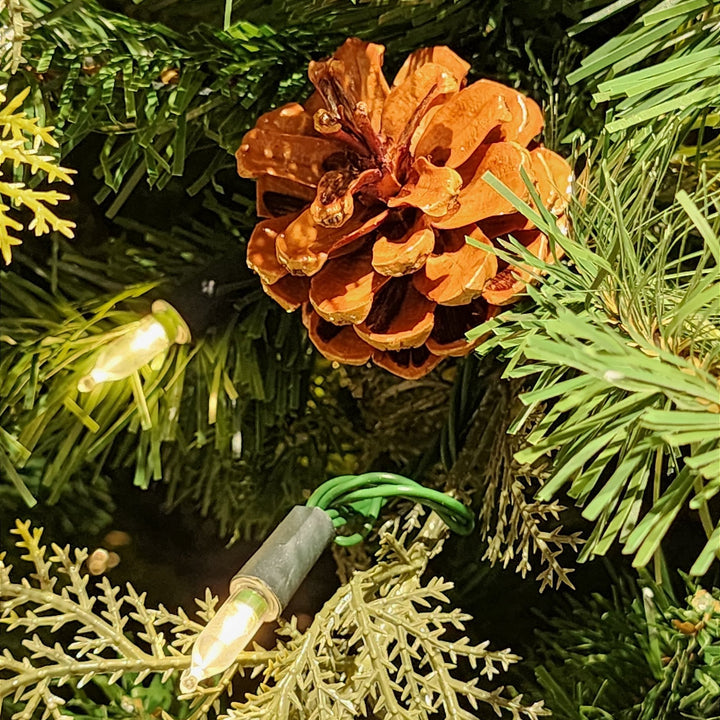 ÁRVORE REALISTA PINHEIRO CONSTELAÇÃO 400 LEDS WARM 1241 GALHOS 2,10CM MODELO CLICK BIVOLT