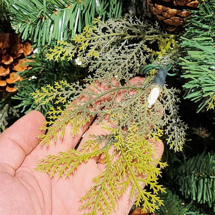 ÁRVORE REALISTA PINHEIRO CONSTELAÇÃO 400 LEDS WARM 1241 GALHOS 2,10CM MODELO CLICK BIVOLT