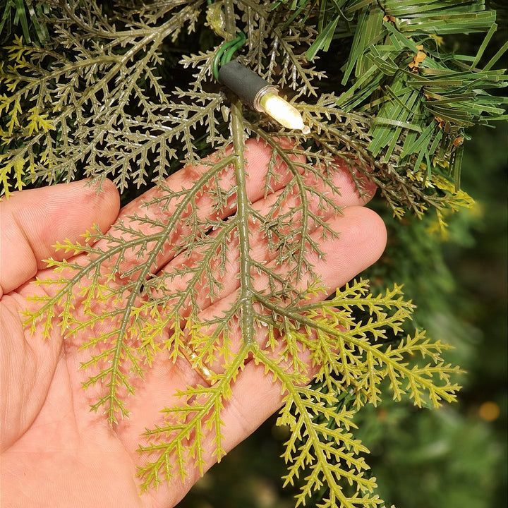 ÁRVORE REALISTA PINHEIRO CONSTELAÇÃO 400 LEDS WARM 1241 GALHOS 2,10CM MODELO CLICK BIVOLT