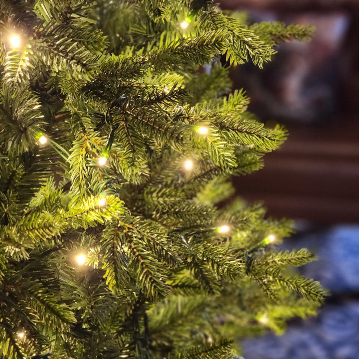 ÁRVORE REALISTA PINHEIRO AUSTRAL 2,10CM 450 LEDS WARM 801 GALHOS BIVOLT