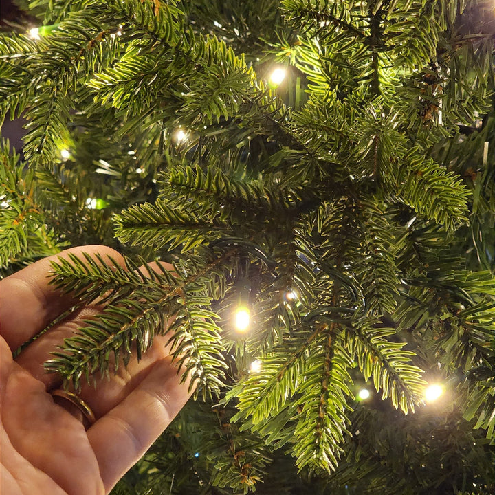 ÁRVORE REALISTA PINHEIRO AUSTRAL 2,10CM 450 LEDS WARM 801 GALHOS BIVOLT