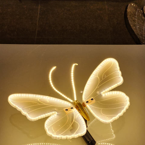 BORBOLETA 40CM COM LED WARM E MOVIMENTO COM SUPORTE BIVOLT