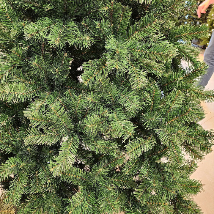 ÁRVORE TRADICIONAL COPACABANA 1350 GALHOS 2,40CM