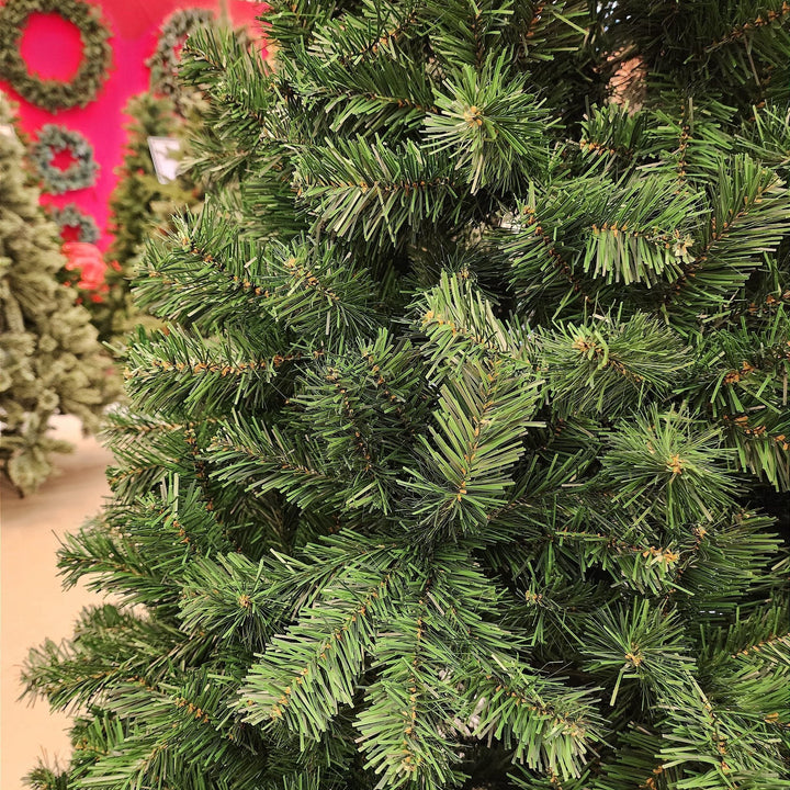 ÁRVORE TRADICIONAL COPACABANA 1350 GALHOS 2,40CM